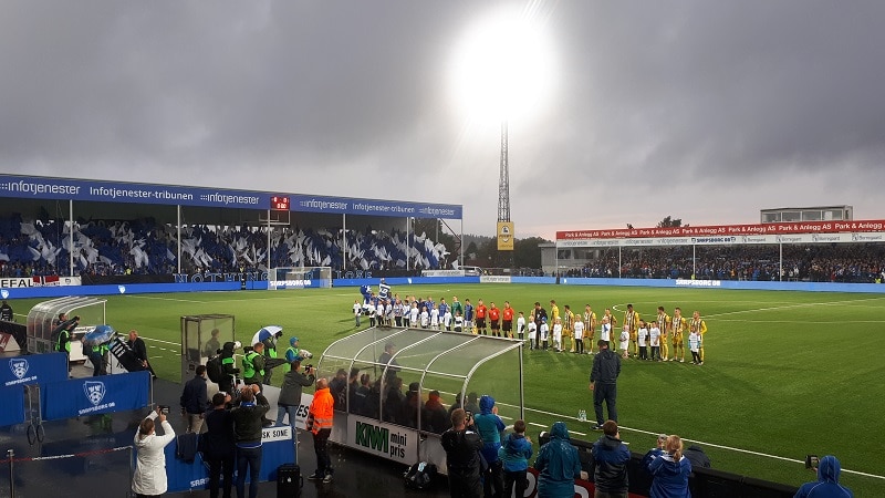 Sarpsborg - Maccabi Tel-Aviv 3-1 Fossefallet tifo